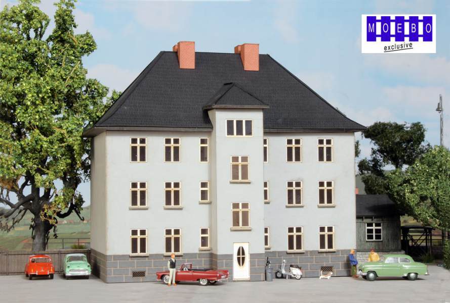 HO- 0163 freistehendes Wohnhaus -grau-