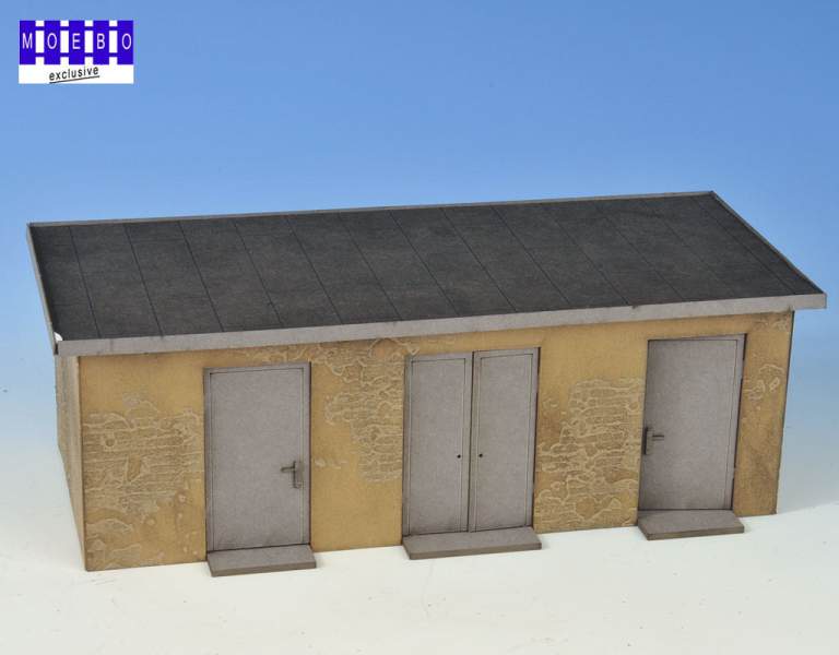 O- 141295 Trafostation abfallender Putz