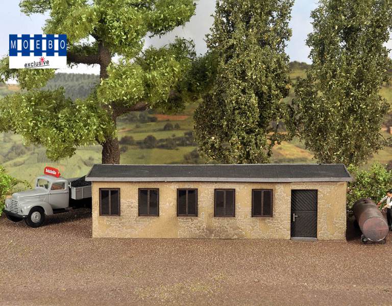 HO- 500291 Werkstattgebäude abfallender Putz -ocker-