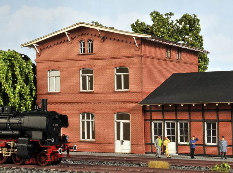 new 2018 TT- 900180 Bahnhof "Mölln" PREMIUMBAUSATZ