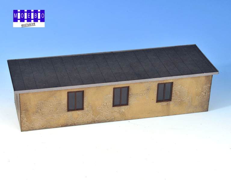 O- 141296 Werkstatt abfallender Putz + neue Tür -ocker-