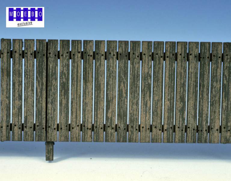 0- 141432 fine scale Zaun - nur eine Seite GRAVIERT grün- Effekt abblätternde Farbe