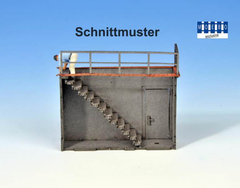 N- 0722 Kellertreppe -Tür rechts- Ziegelrand